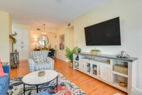 1 Mi to Shore Condo with Pool Access in Galveston